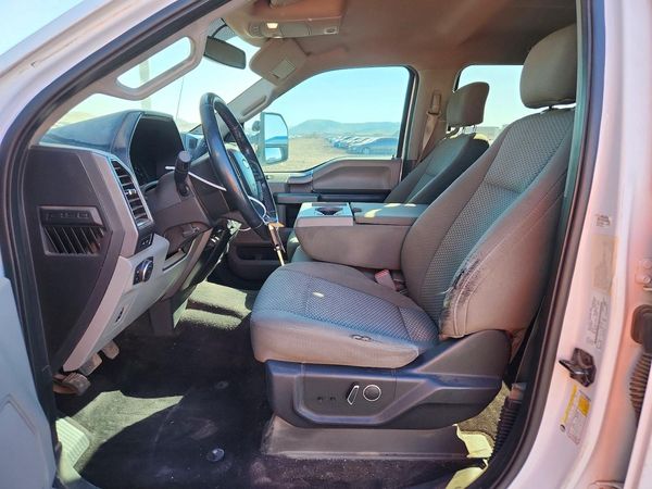 2017 FORD F150 SuperCrew — DENT