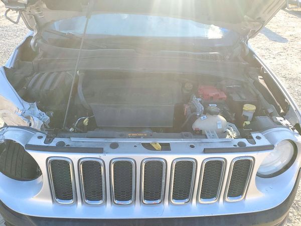2018 JEEP RENEGADE Limited — Engine bay