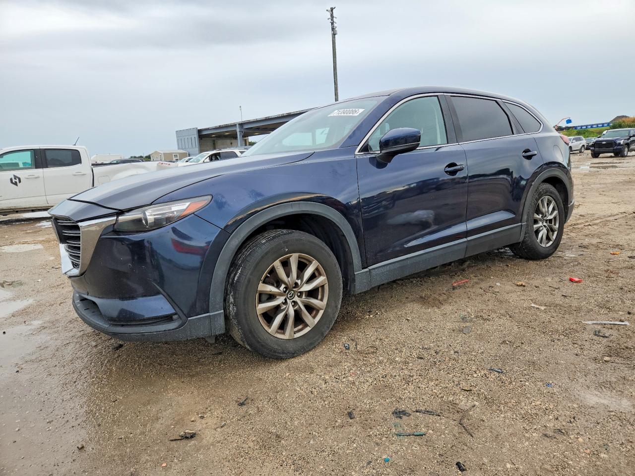 2018 MAZDA CX-9 Touring — Front 3/4