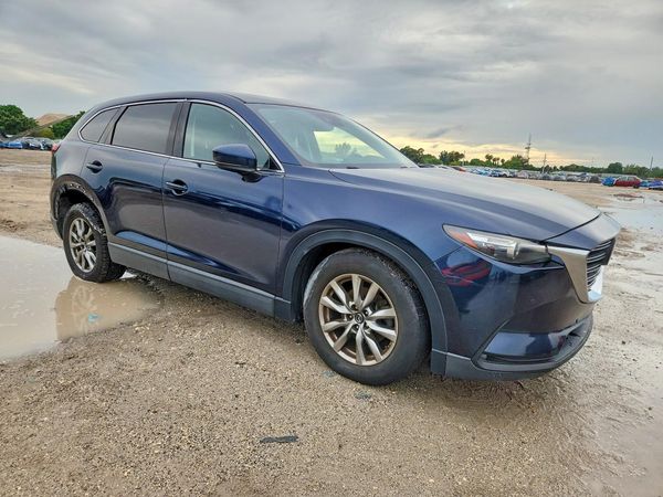 2018 MAZDA CX-9 Touring — Passenger 3/4