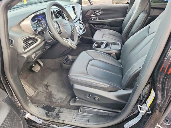 2027 CHRYSLER PACIFICA Select — DENT