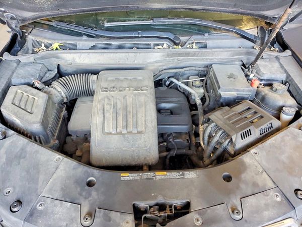 2014 CHEVROLET EQUINOX 1LT — Engine bay