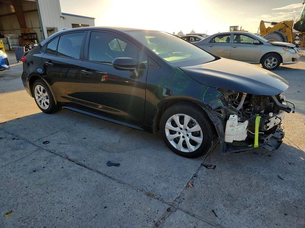 2020 TOYOTA COROLLA LE — Passenger 3/4