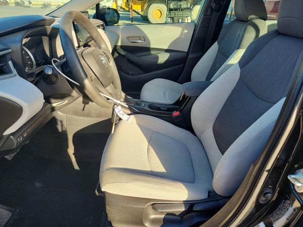 2020 TOYOTA COROLLA LE — DENT