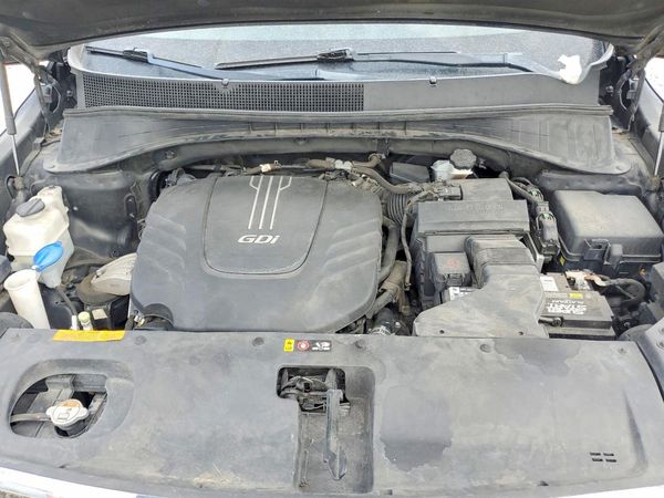 2018 KIA SORENTO SX, SXL — Engine bay