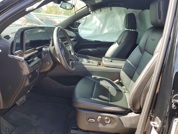 2024 CADILLAC ESCALADE Luxury — DENT