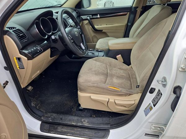 2012 KIA SORENTO GL(Middle-low grade) — DENT