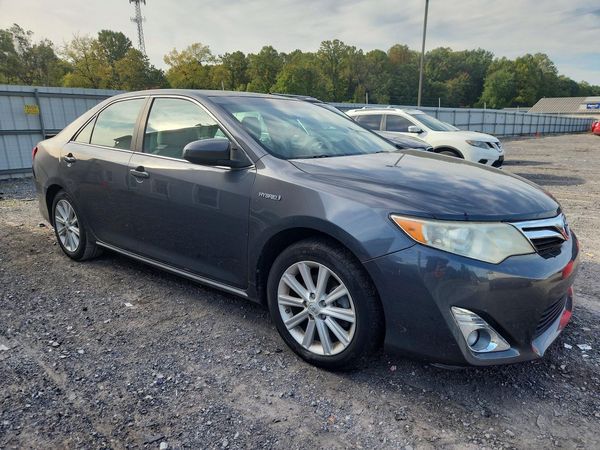 2012 TOYOTA CAMRY Hybrid — Passenger 3/4
