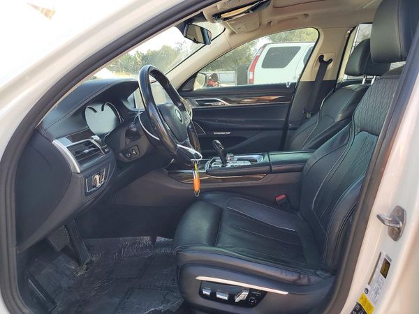 2016 BMW 750 xDrive — DENT