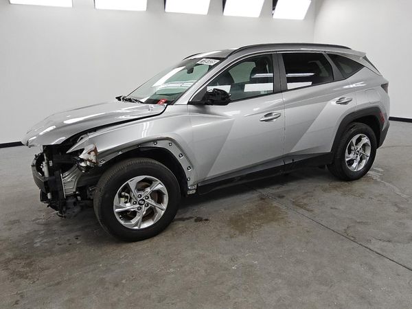 2024 HYUNDAI TUCSON SEL — Front 3/4