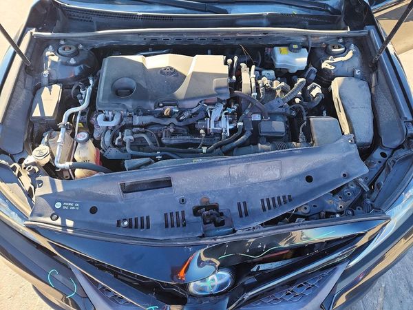 2018 TOYOTA CAMRY SE/XLE Hybrid — Engine bay