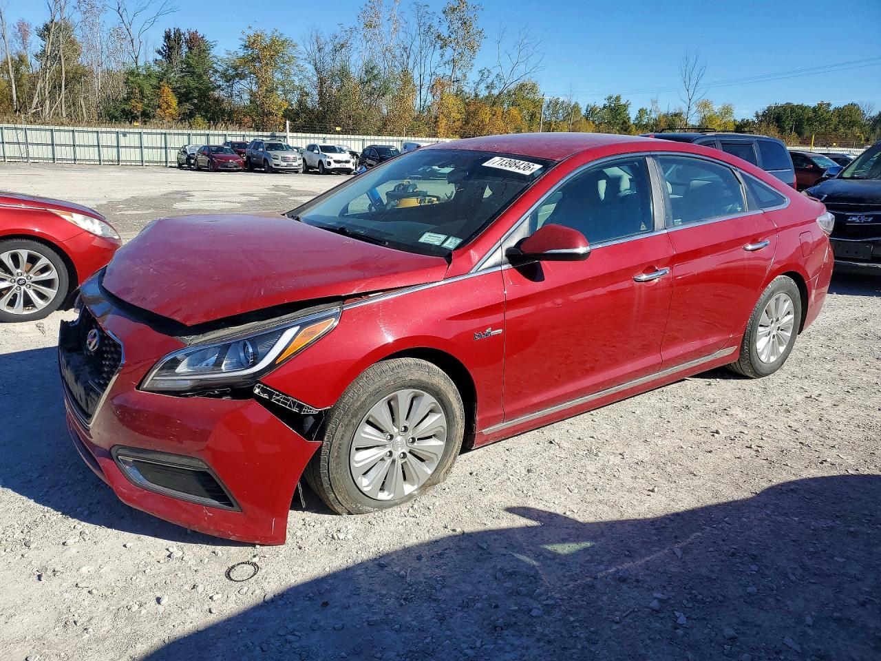 2016 HYUNDAI SONATA GL (Middle-Low) — Front 3/4