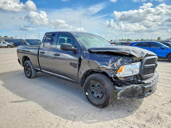 2022 RAM 1500 CLASSIC Tradesman — Passenger 3/4
