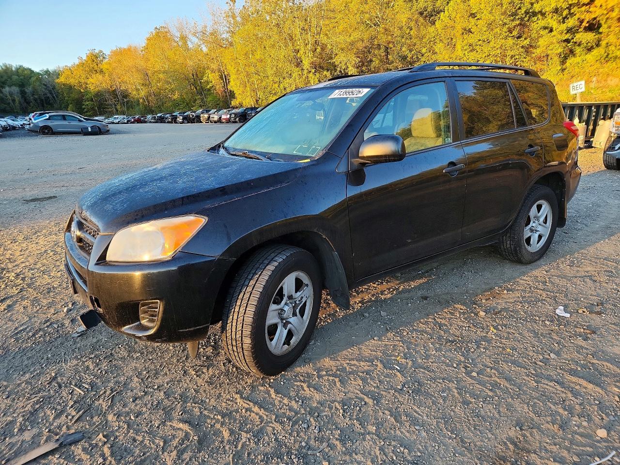 2012 TOYOTA RAV4 Standard — Front 3/4