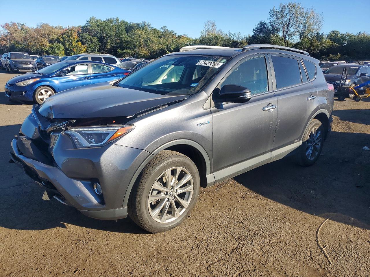 2018 TOYOTA RAV4 Ltd — Front 3/4