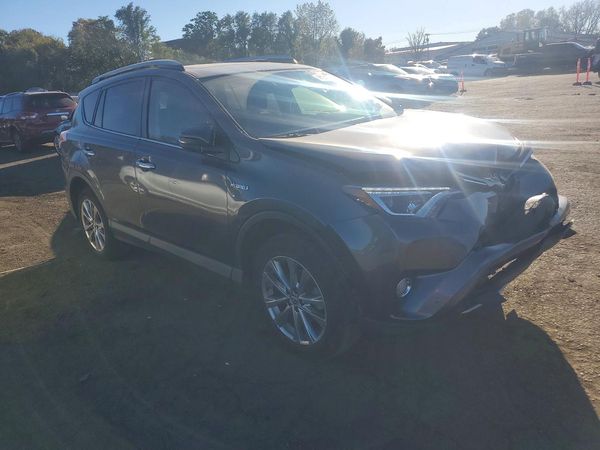 2018 TOYOTA RAV4 Ltd — Passenger 3/4