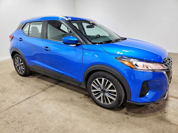 2024 NISSAN KICKS SV — Passenger 3/4