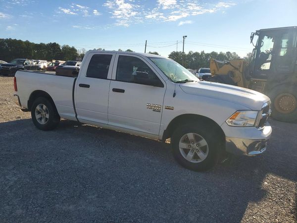 2021 RAM 1500 CLASSIC Tradesman — Passenger 3/4