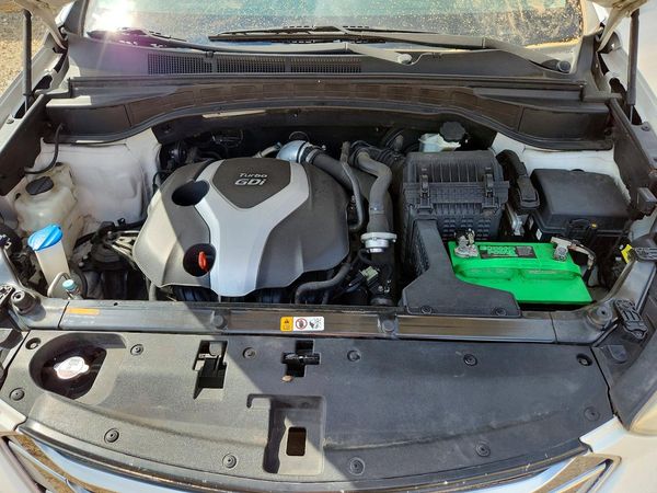 2016 HYUNDAI SANTA FE Turbo Tech — Engine bay