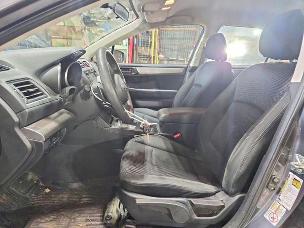 2018 SUBARU OUTBACK Base — DENT