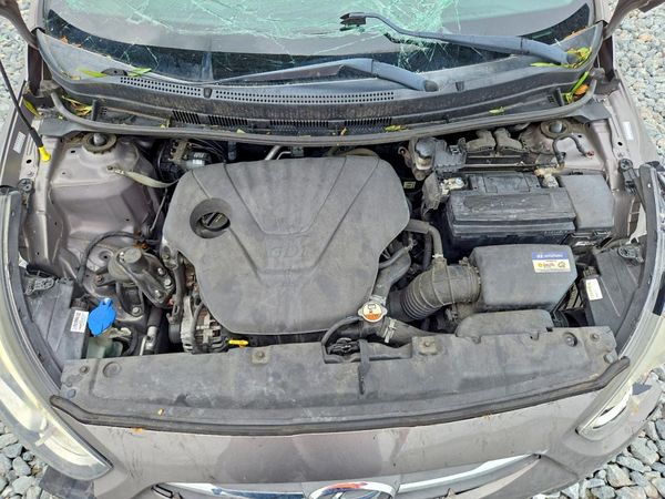 2017 HYUNDAI ACCENT SE Base — Engine bay