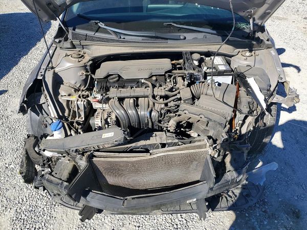 2021 HYUNDAI ELANTRA Blue — Engine bay