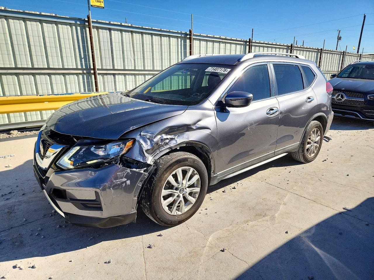 2018 NISSAN ROGUE — Front 3/4