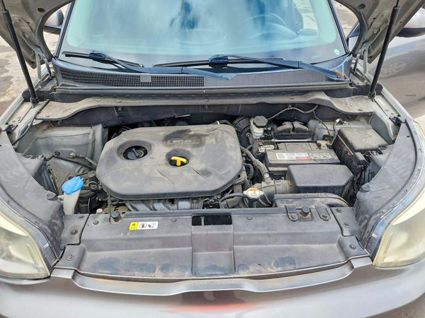 2019 KIA SOUL Plus — Engine bay