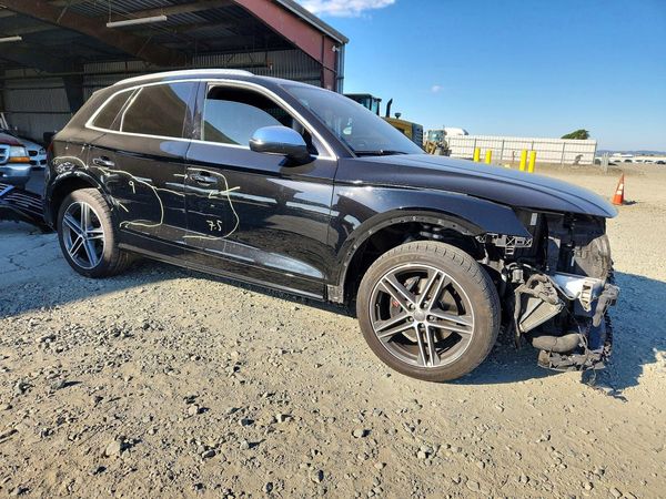 2018 AUDI SQ5 quattro Premium Plus — Passenger 3/4
