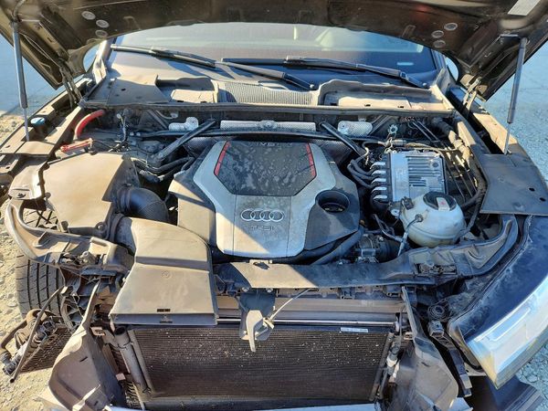 2018 AUDI SQ5 quattro Premium Plus — Engine bay