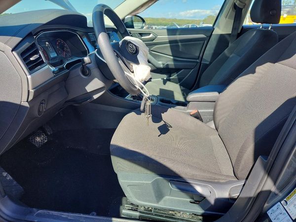 2020 VOLKSWAGEN JETTA S, SE, R-Line — DENT