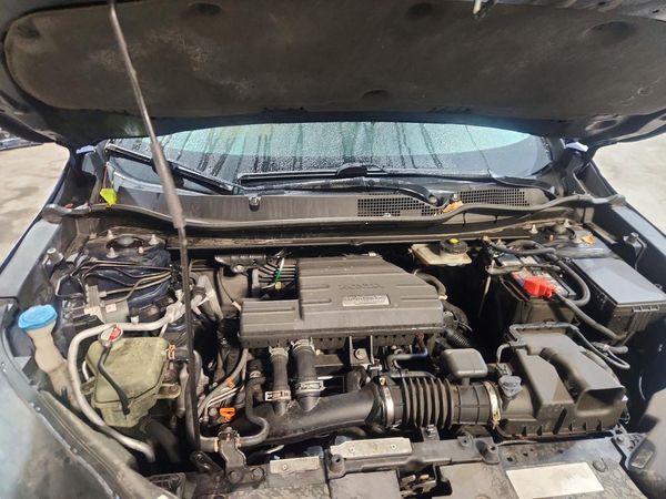 2019 HONDA CRV EX — Engine bay