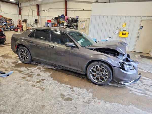 2015 CHRYSLER 300 300S — Passenger 3/4