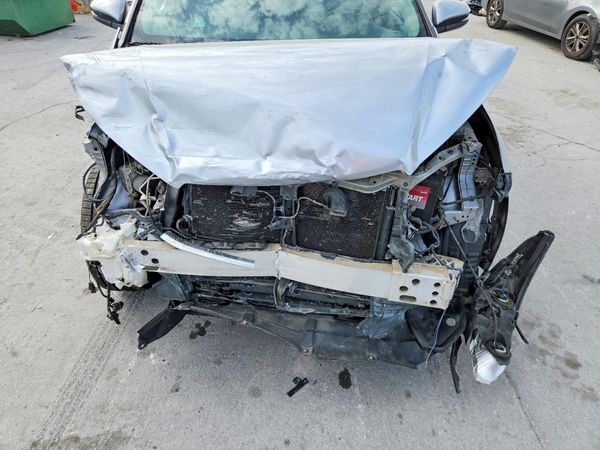 2014 TOYOTA HIGHLANDER Base/Hybrid — Engine bay