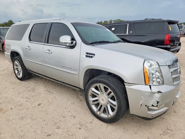 2013 CADILLAC ESCALADE ESV Platinum — Passenger 3/4