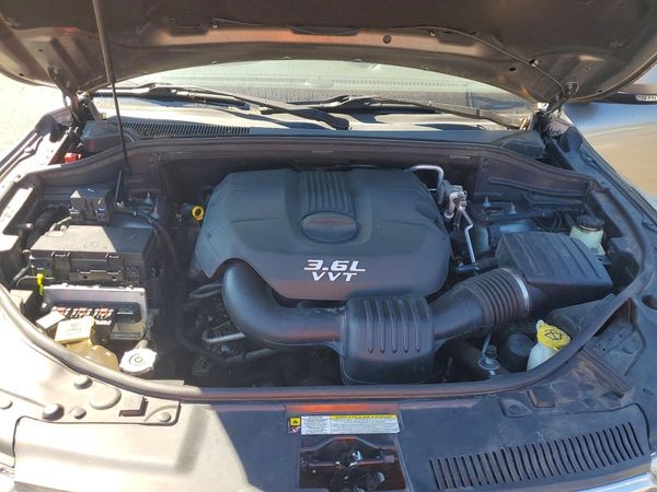 2012 DODGE DURANGO Crew — Engine bay