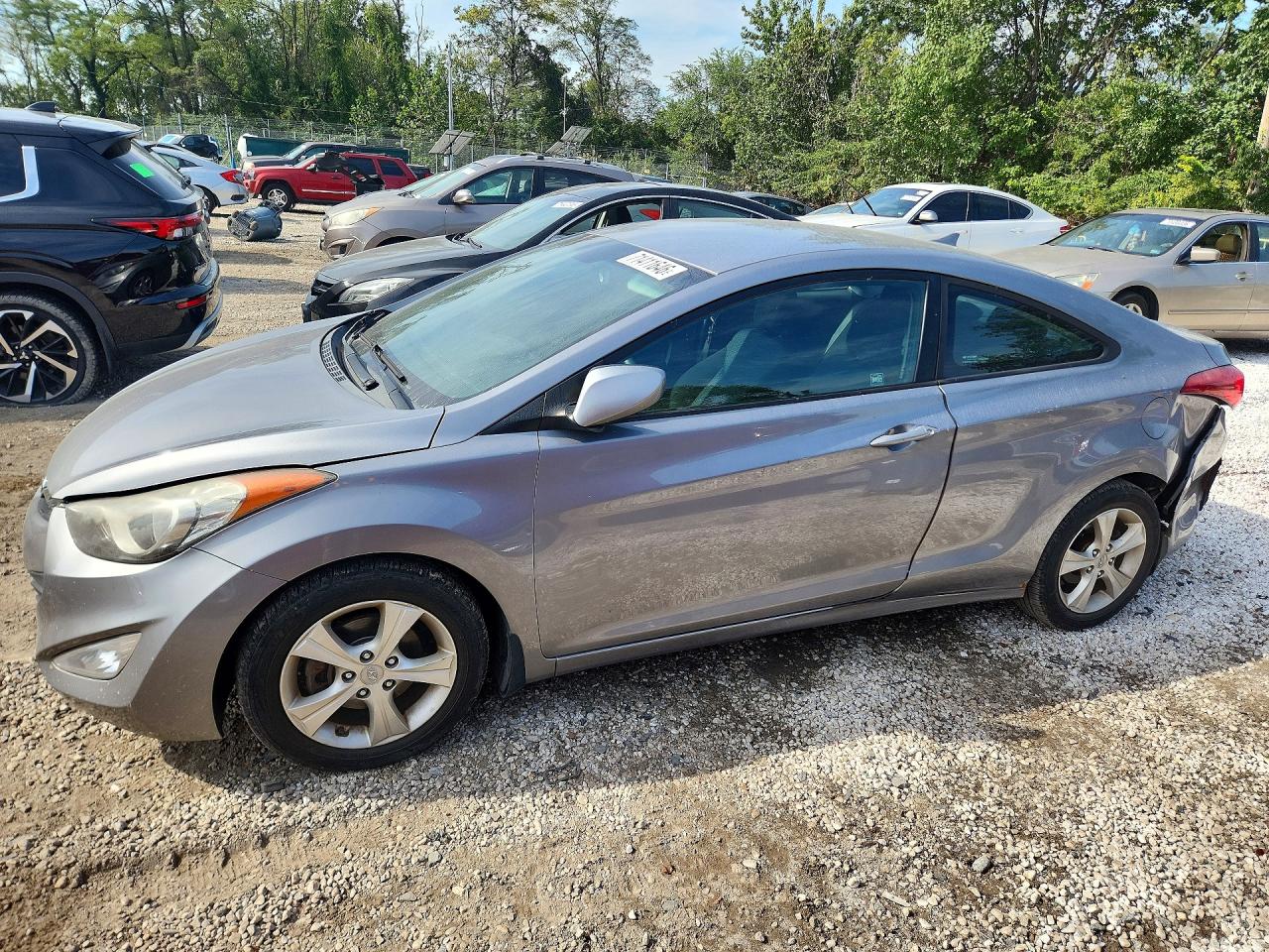 2013 HYUNDAI ELANTRA — Front 3/4