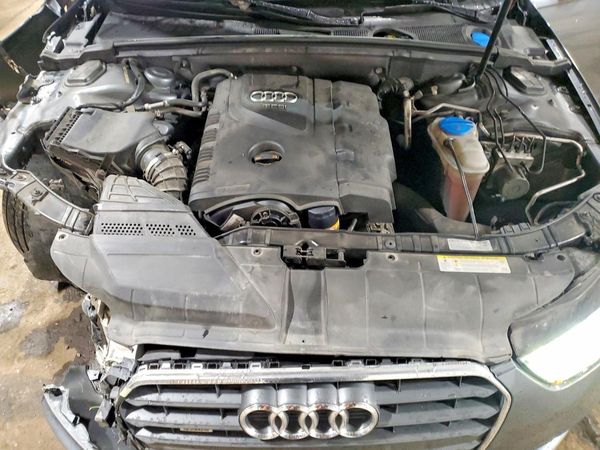 2013 AUDI A4 quattro Premium Plus — Engine bay
