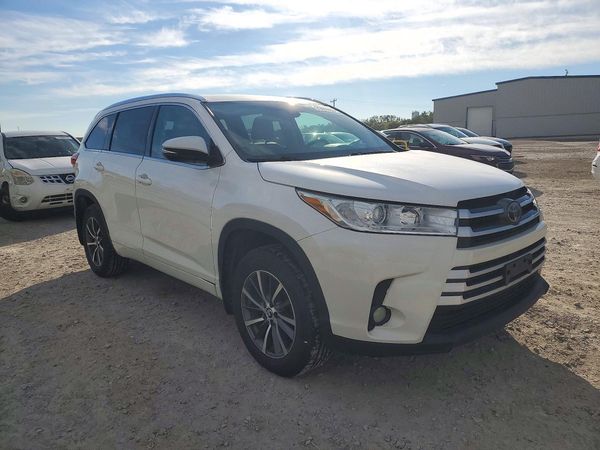 2017 TOYOTA HIGHLANDER SE/XLE — Passenger 3/4