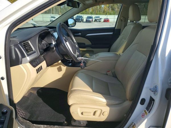 2017 TOYOTA HIGHLANDER SE/XLE — DENT