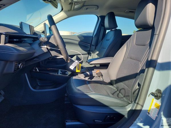 2025 FORD MUSTANG Premium — DENT