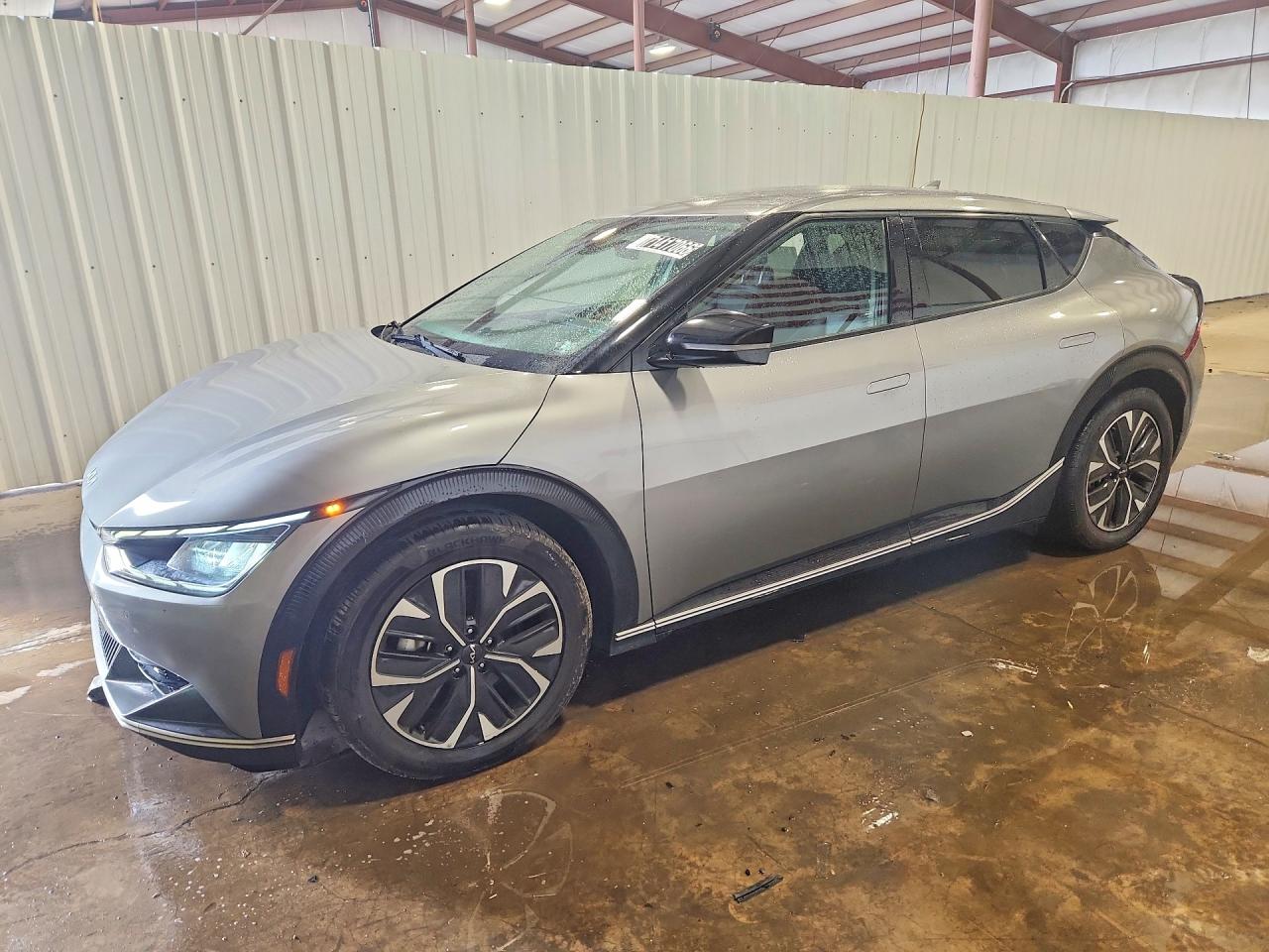 2023 KIA EV6 Light, Wind — Front 3/4
