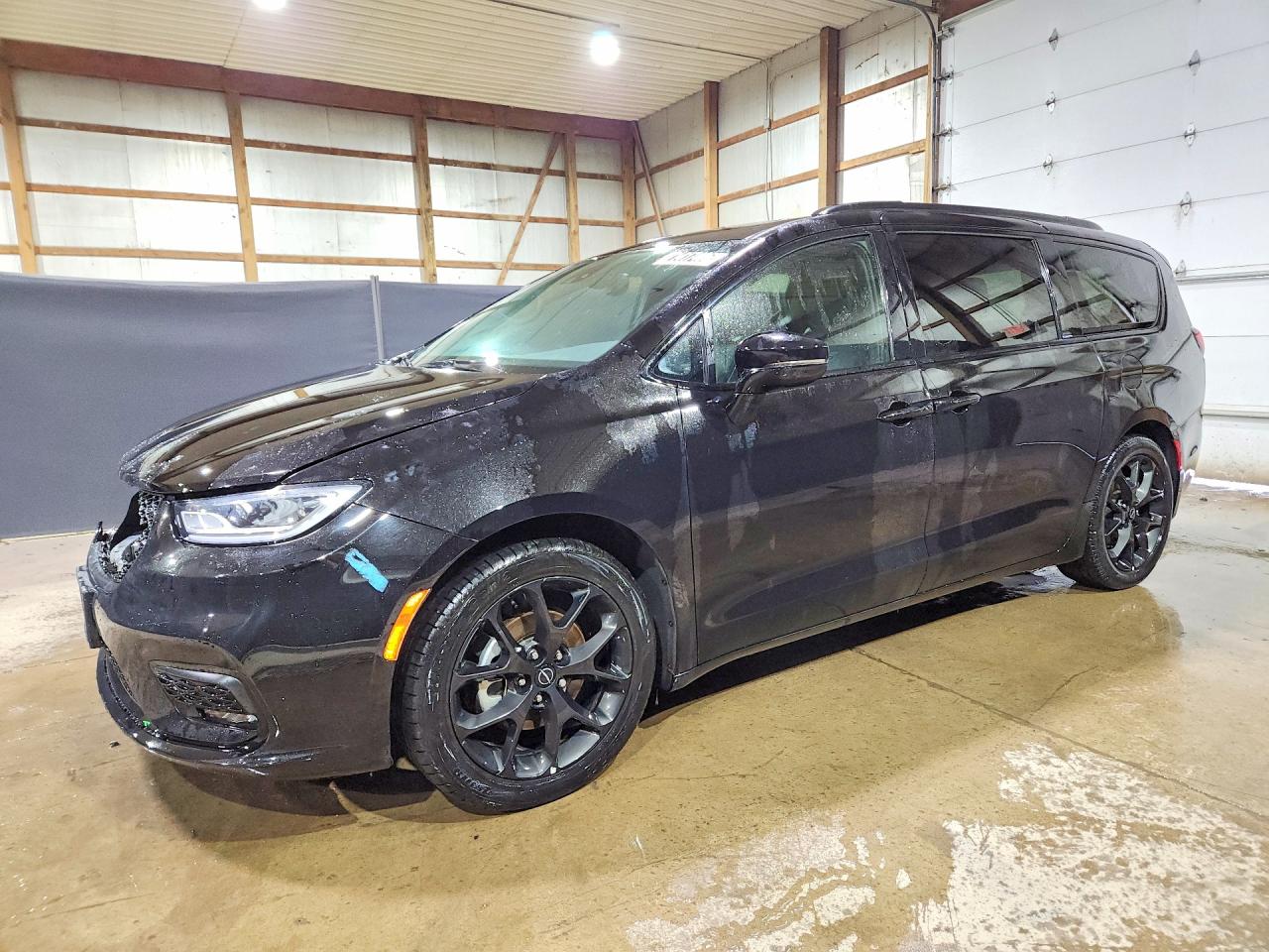 2025 CHRYSLER PACIFICA Limited — Front 3/4