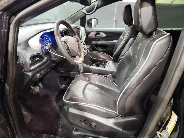 2025 CHRYSLER PACIFICA Limited — DENT