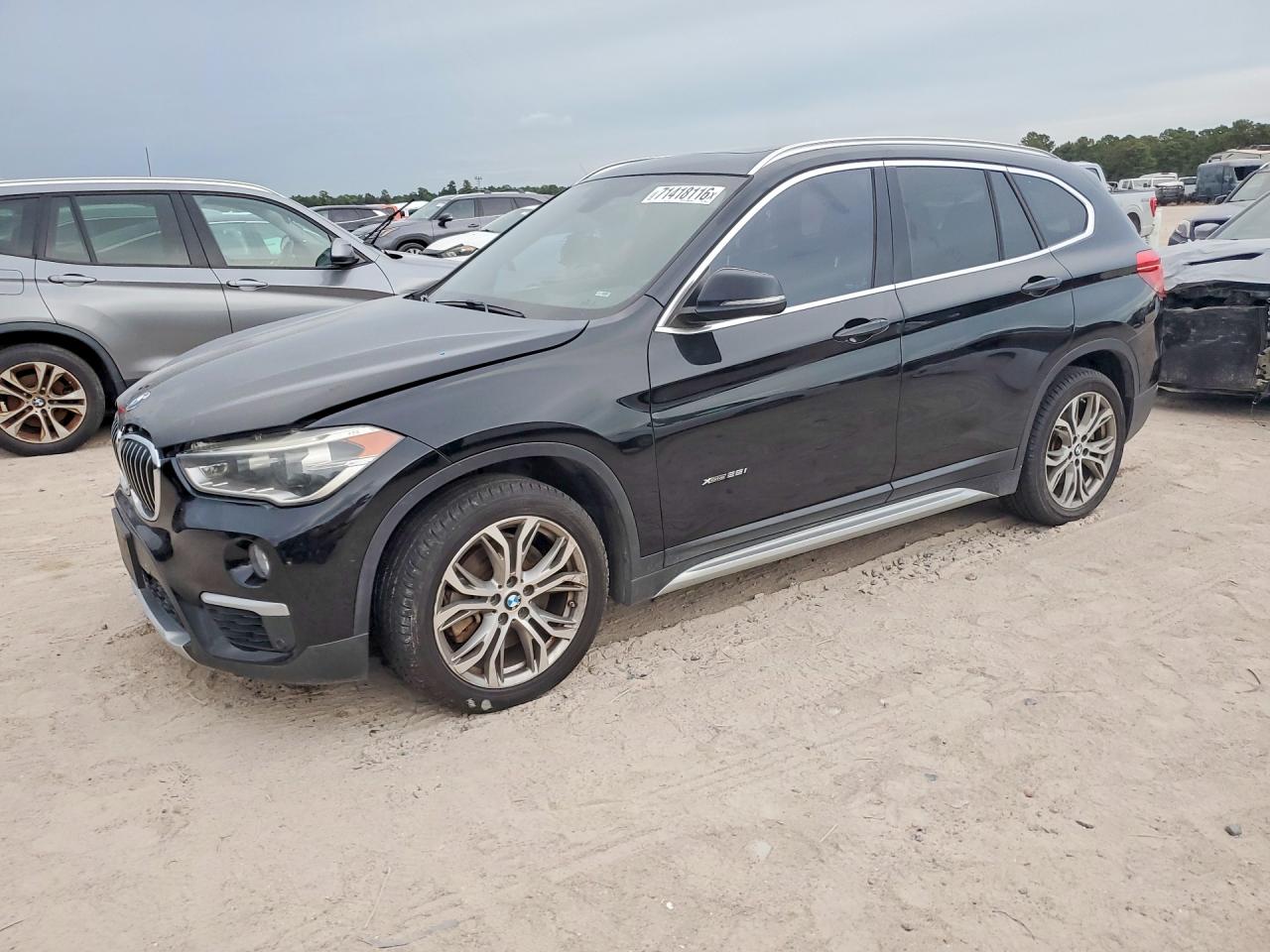 2017 BMW X1 xDrive28iBr — Front 3/4