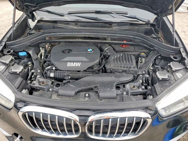 2017 BMW X1 xDrive28iBr — Engine bay