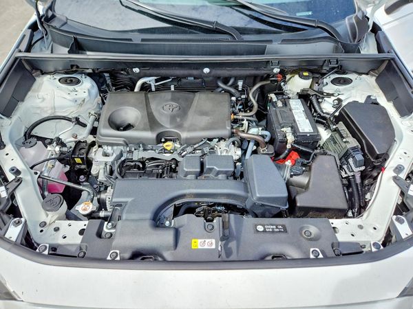 2025 TOYOTA RAV4 — Engine bay
