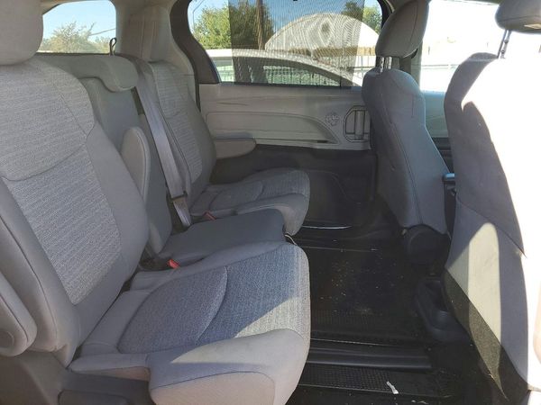 2021 TOYOTA SIENNA LE — PSRS
