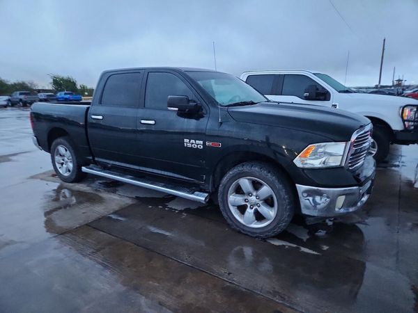 2015 RAM 1500 SLT — Passenger 3/4
