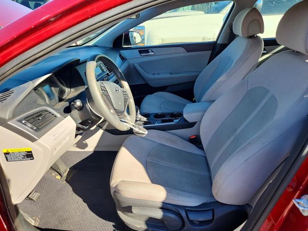2015 HYUNDAI SONATA SE, ECO — DENT